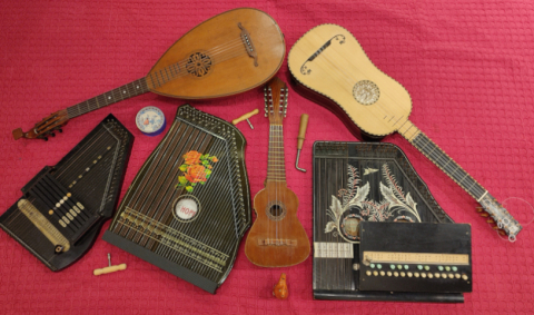 Foto Instrumente Faschingskonzert 2024 Musikinstrumentensammlung Garching 4.jpg Foto Instrumente Faschingskonzert 2024 Musikinstrumentensammlung Garching 4.jpg