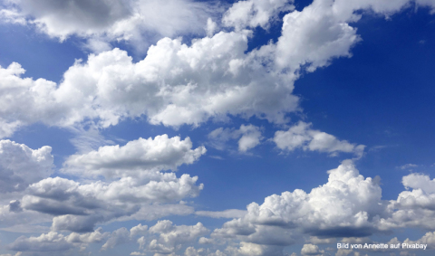 KG_B1340K In den Wolken lesen.jpg KG_B1340K In den Wolken lesen.jpg