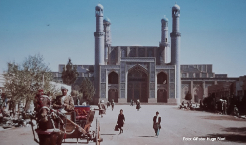 KG_D1790K_Mit dem Rucksack um die halbe Welt.jpg KG_D1790K_Mit dem Rucksack um die halbe Welt.jpg